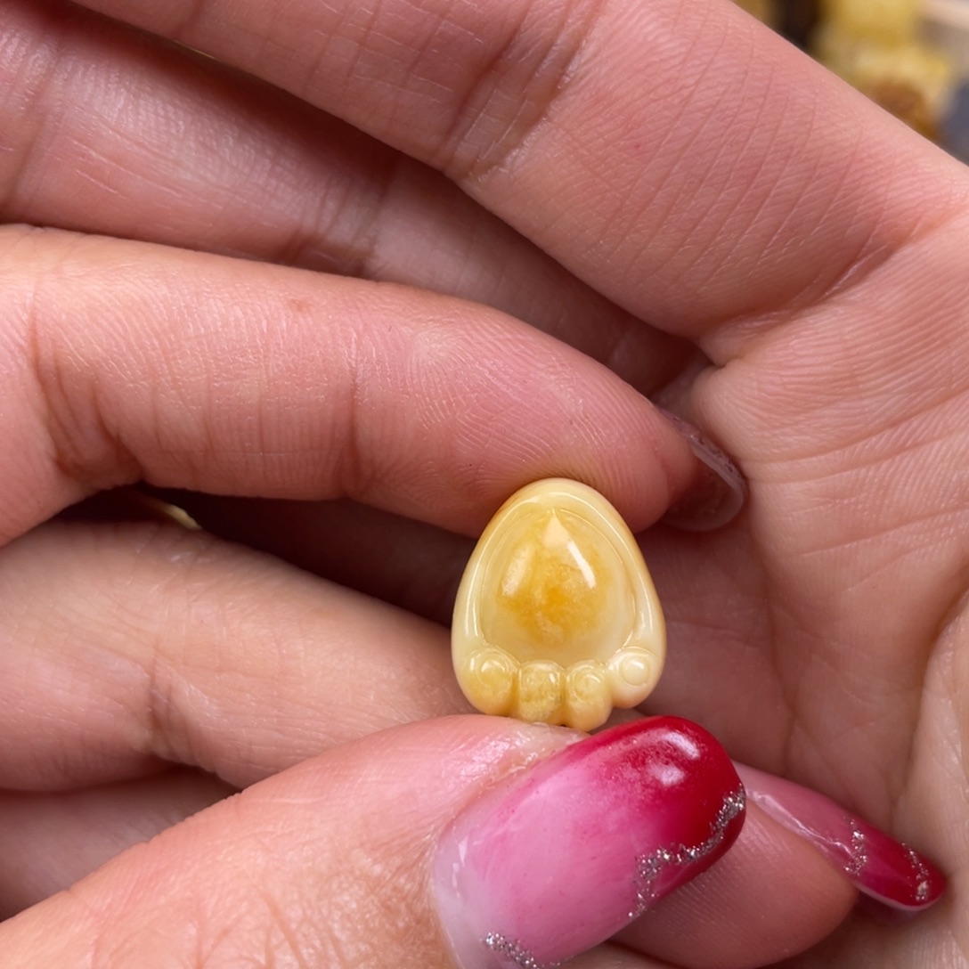 琥珀裸石未镶嵌蜜蜡