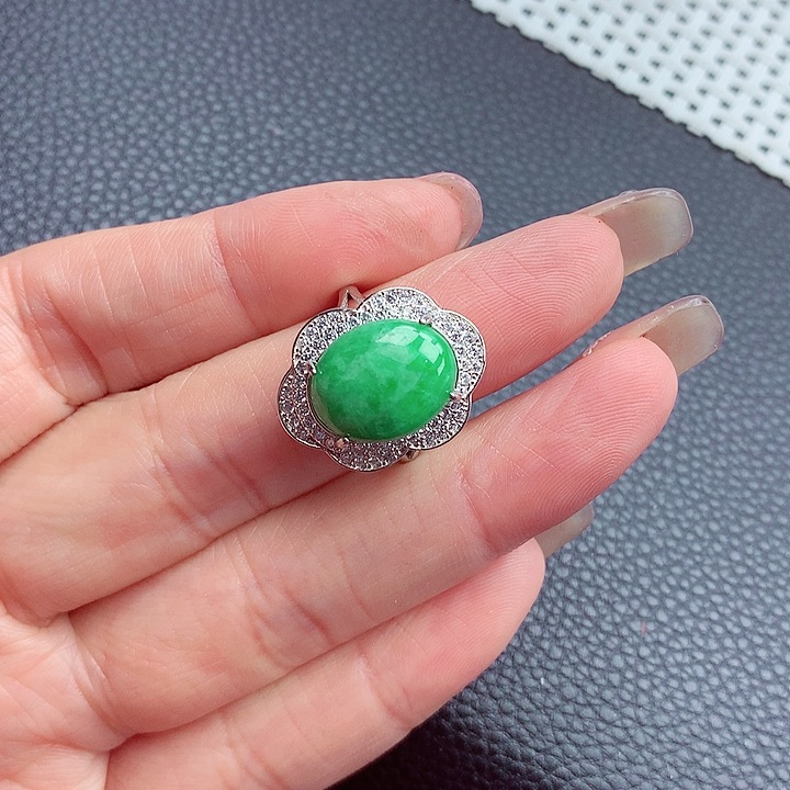 翡翠颈饰银S925镶嵌翡翠