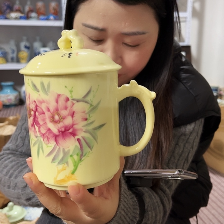 景德镇瓷器博物陈列中心是我国