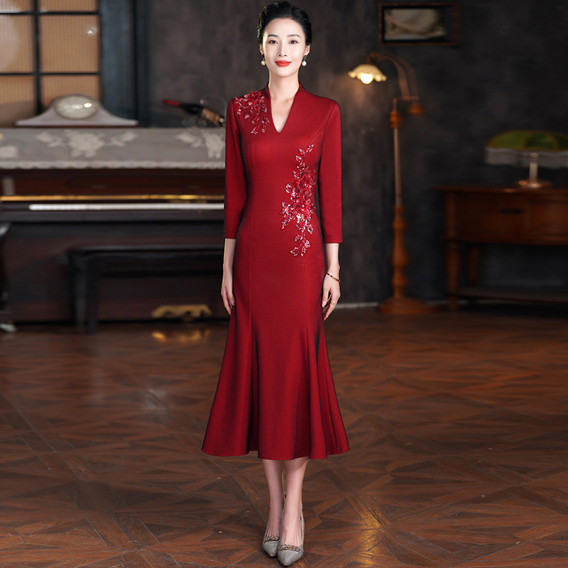 十二月份喜婆婆妈妈装2025新款爆款洋气结婚丈母娘婚宴礼服秋冬款