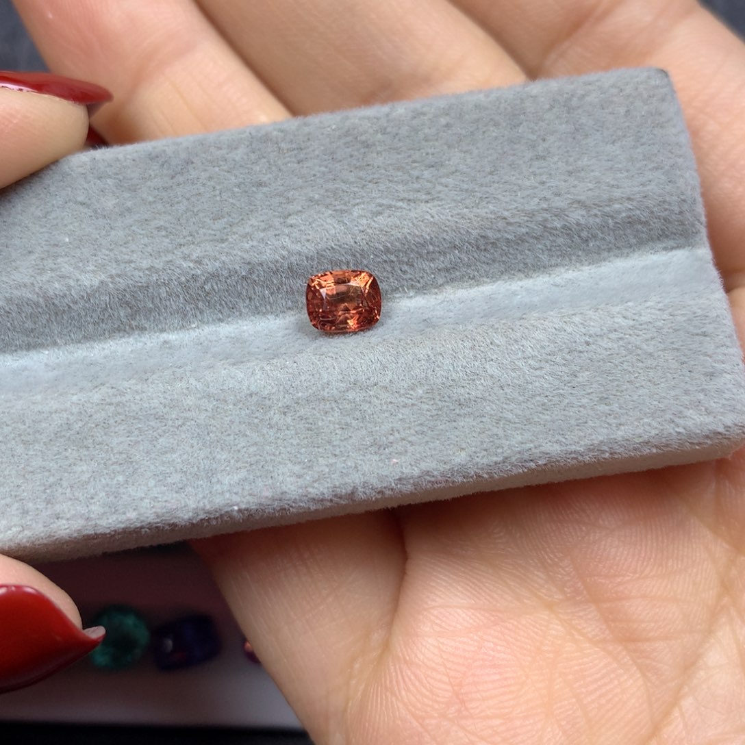 尖晶石裸石未镶嵌日落色尖晶石
