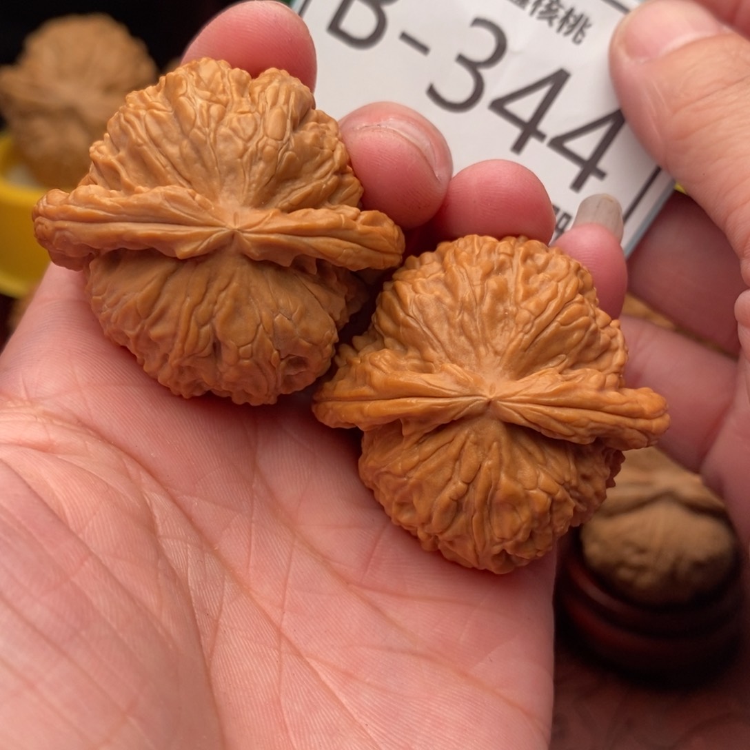 文玩核桃把件闷白41