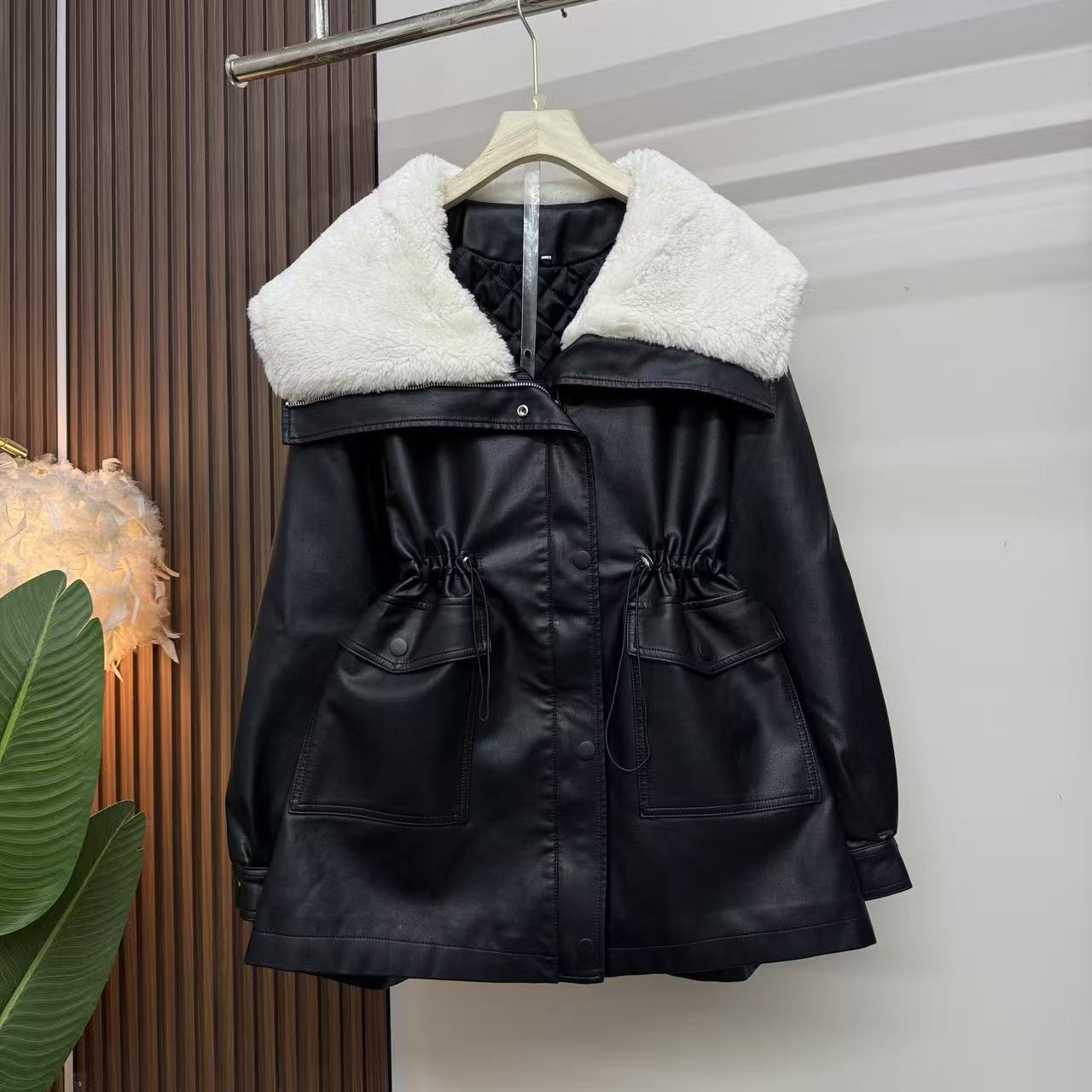 2025韩版时尚加厚休闲百搭抽绳收腰宽松毛领PU外套2536