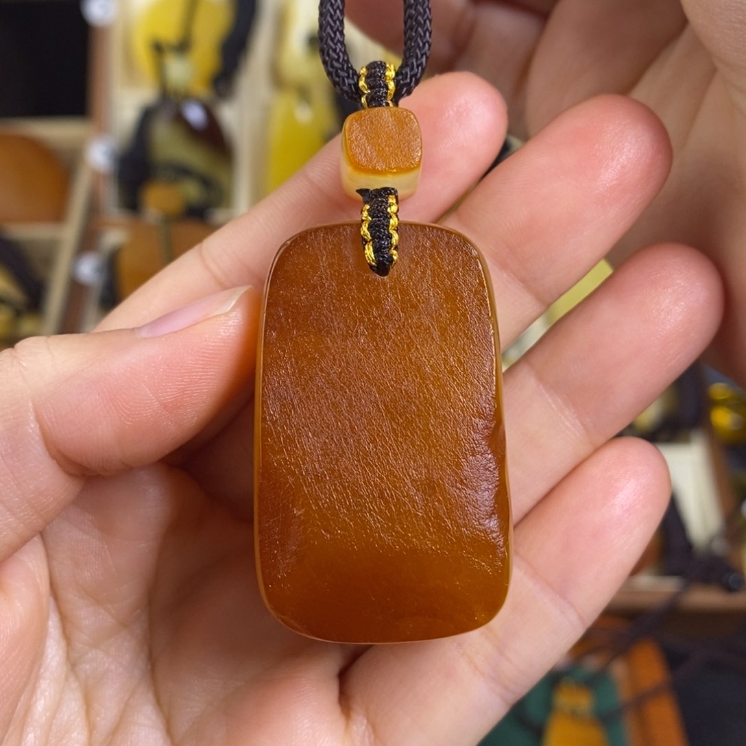 蜜蜡裸石未镶嵌大漠