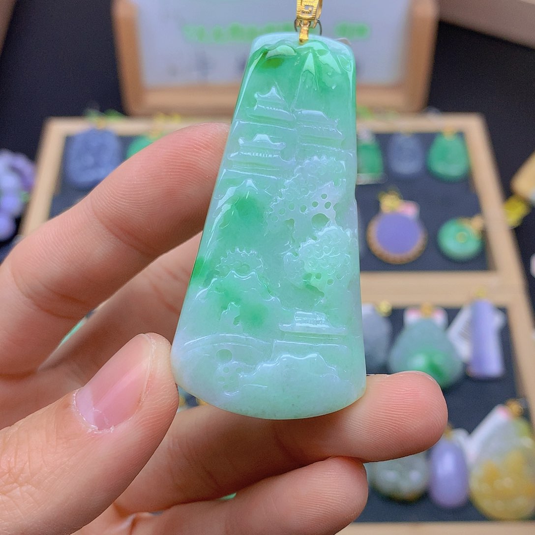 翡翠颈饰18K金镶嵌翡翠