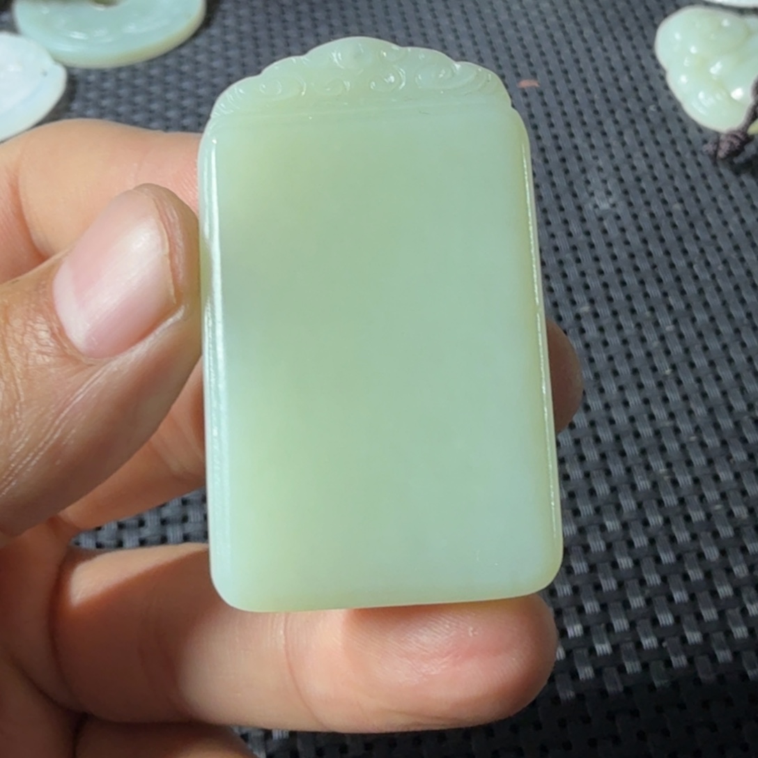 R***誉和田玉未镶嵌手链