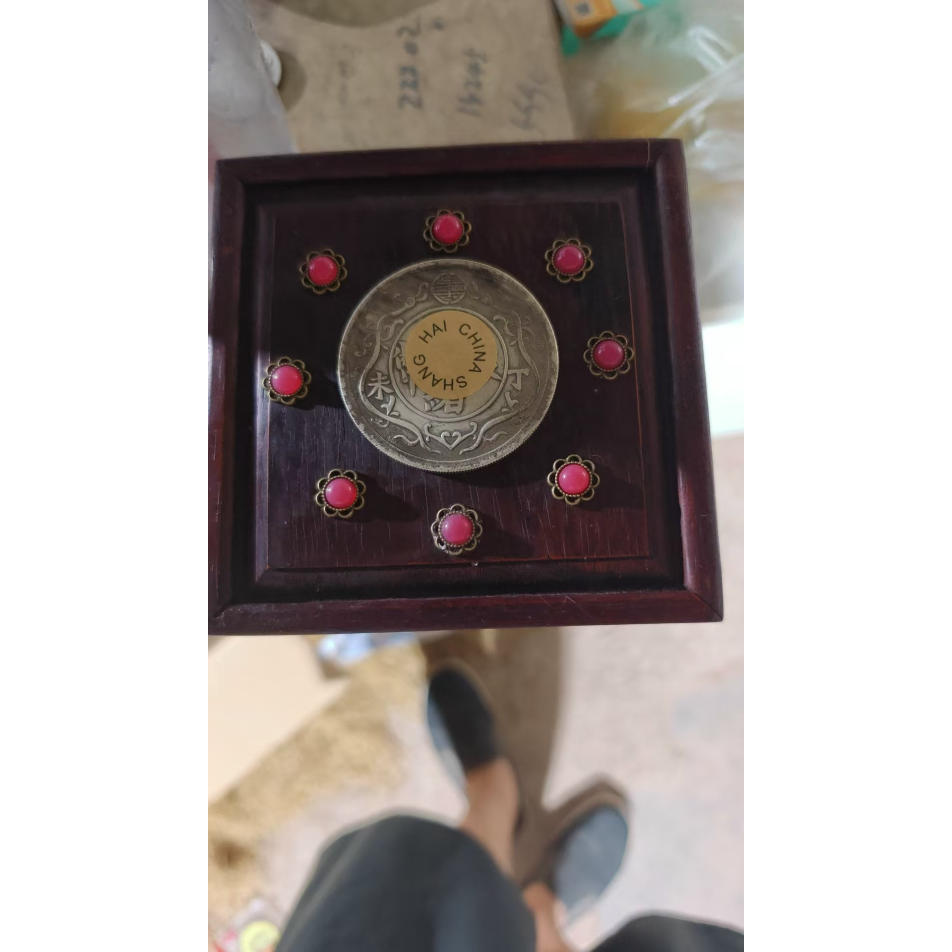 1个红宝宝头头木头正方形盒子摆件链接