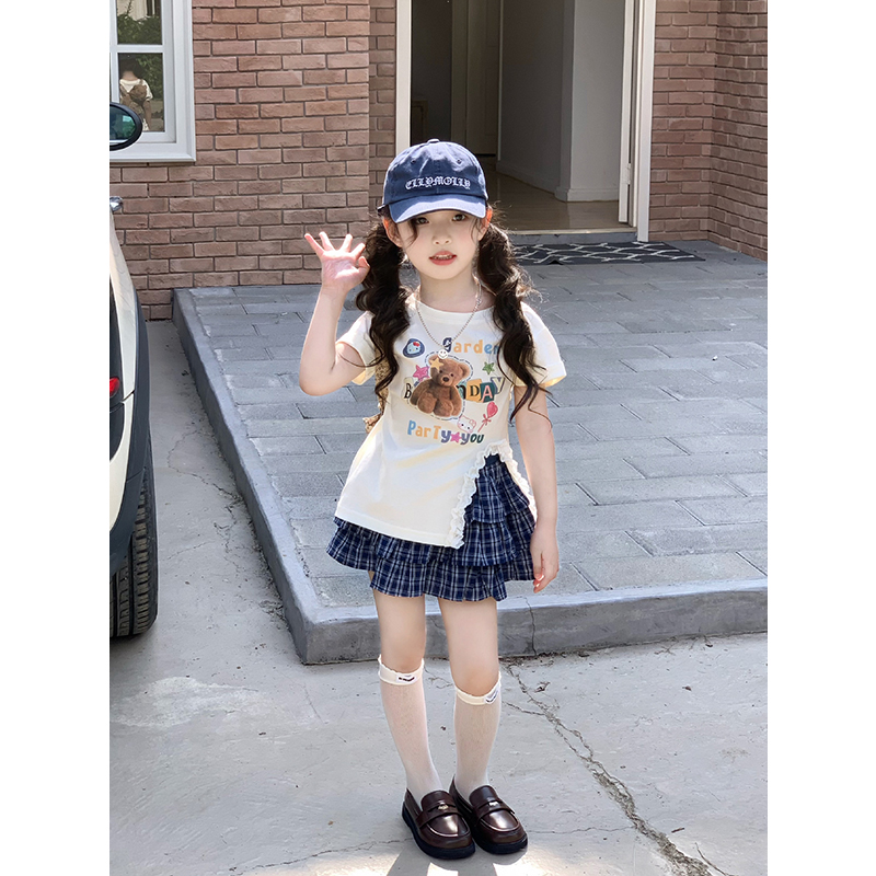 0516-小熊开叉T恤+格子蛋糕裙