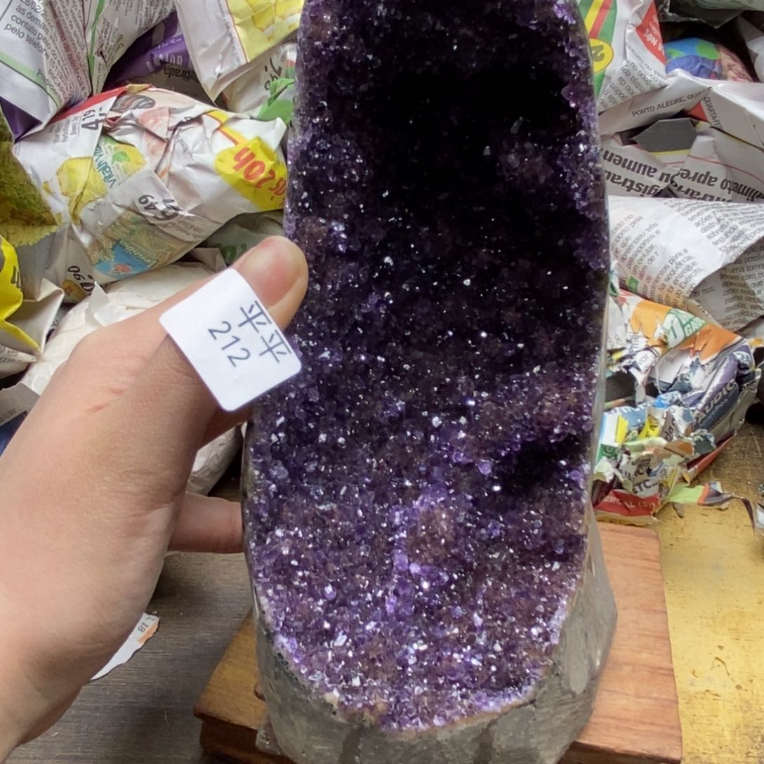 紫晶乌拉圭未镶嵌