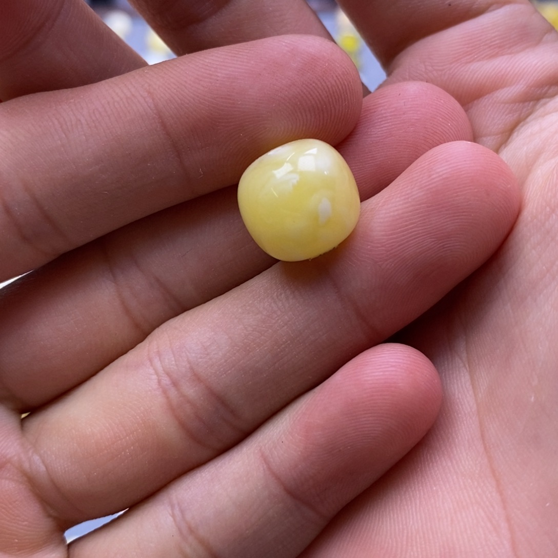 琥珀未镶嵌珠宝奇石13.7mm