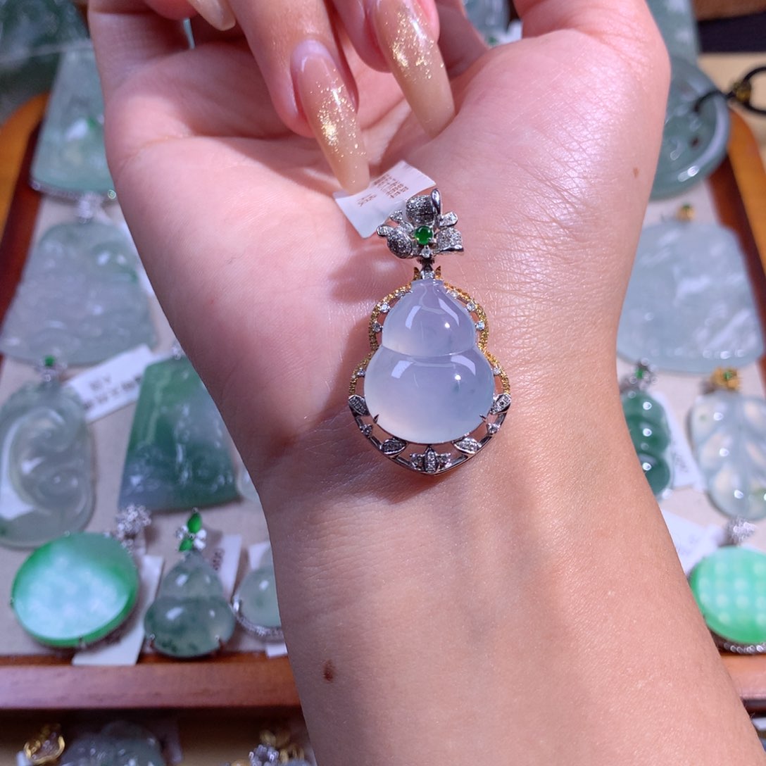 翡翠吊坠(不含链)18K金镶嵌