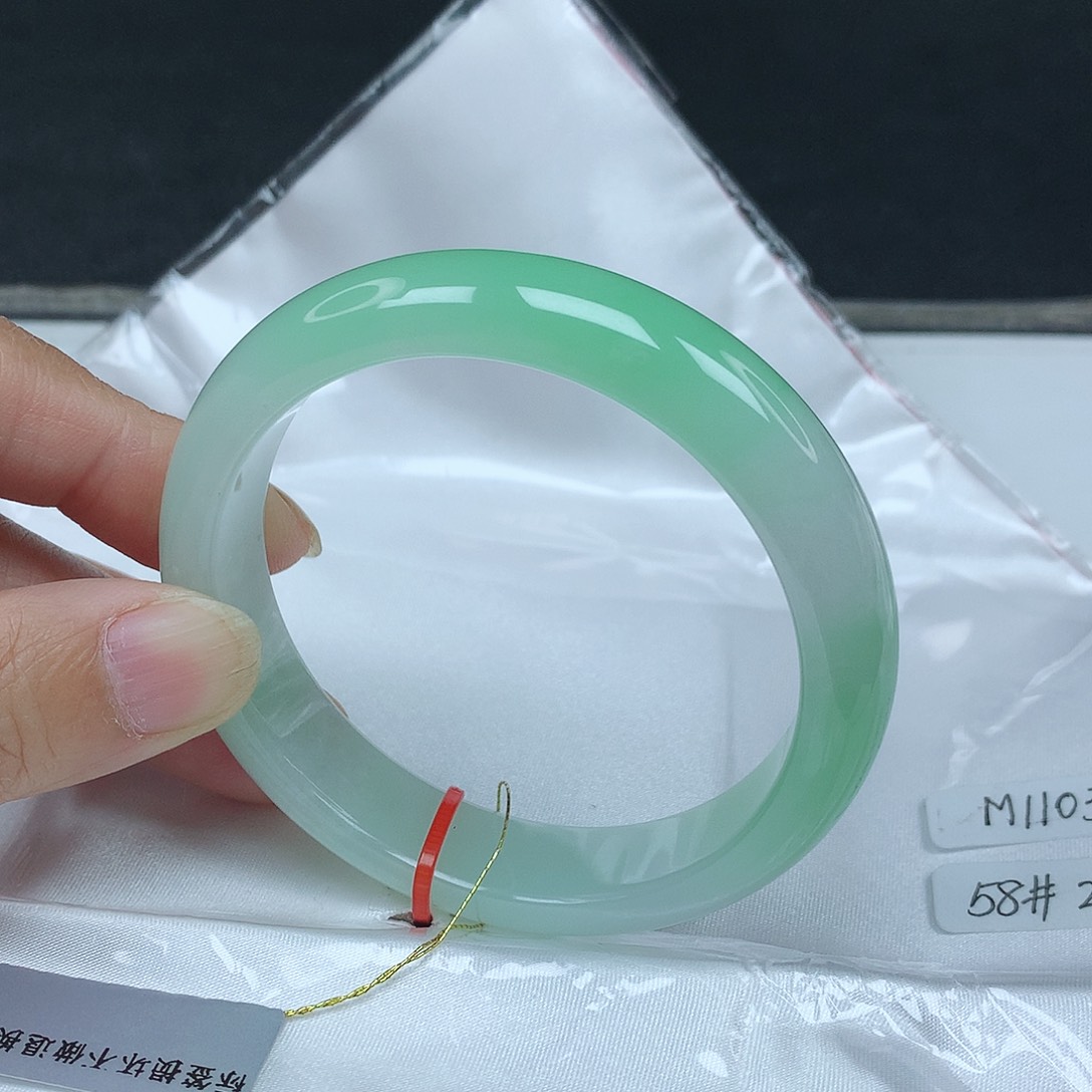 翡翠未镶嵌手镯58圈0318