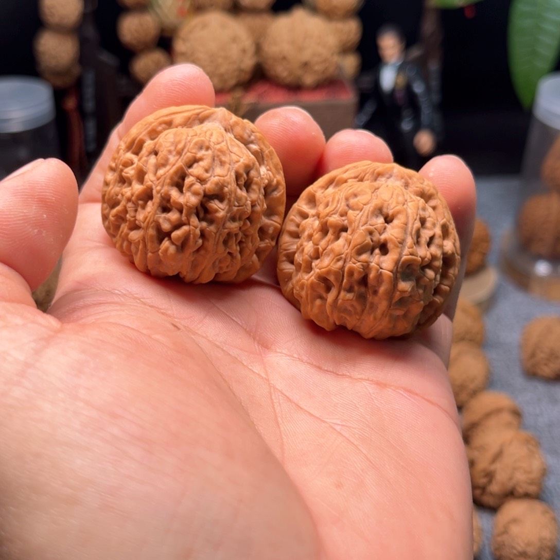 文玩核桃把件莲花虎头有修