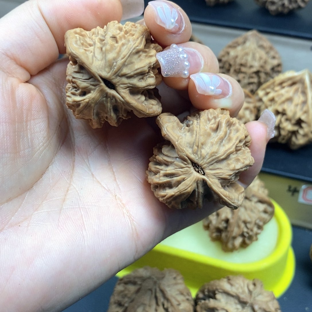 桃核把件秦岭虎头38