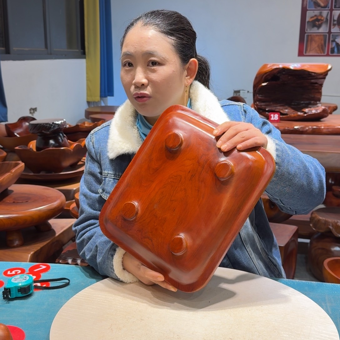 有机玻璃香樟31.5*27.3*5.3