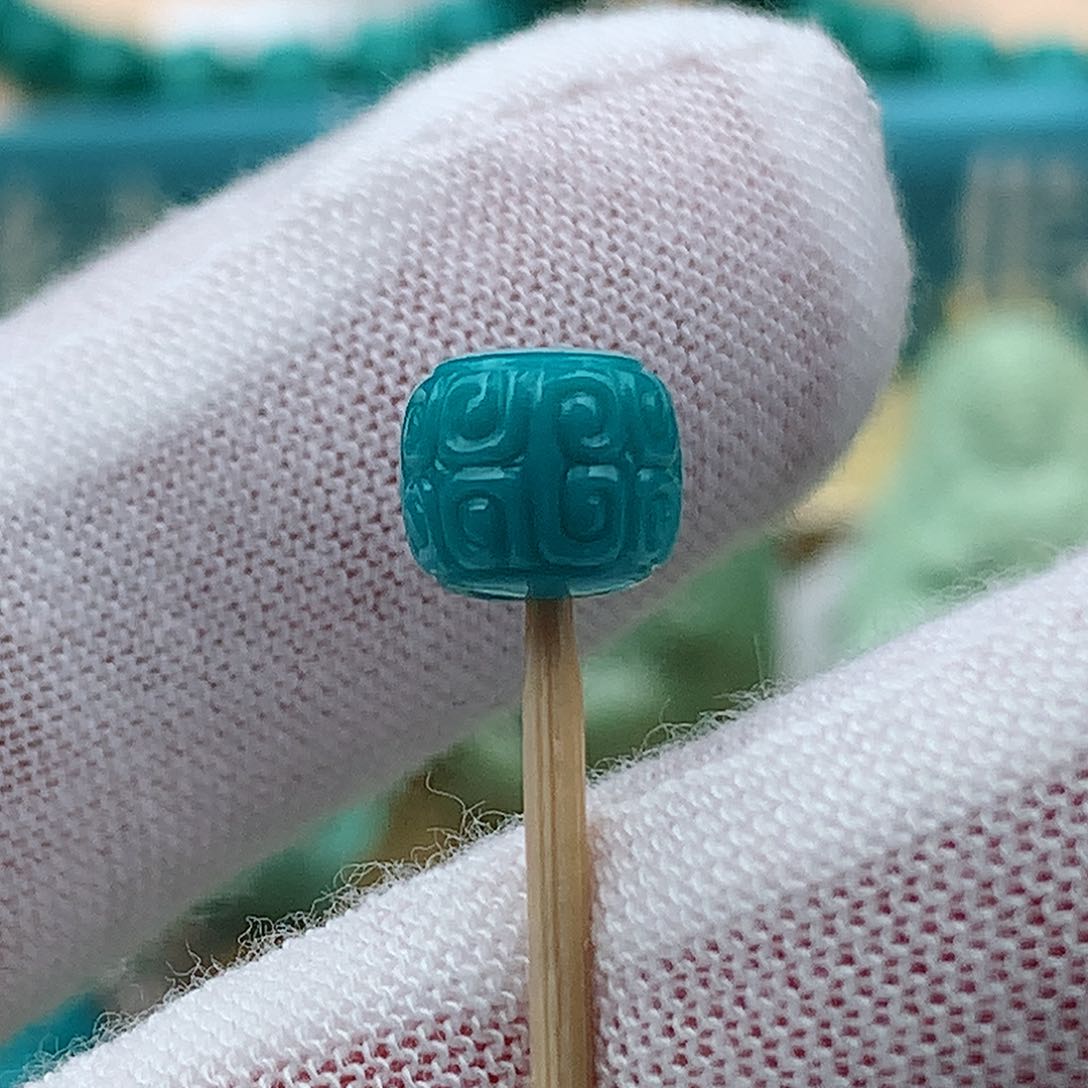 绿松石颈饰未镶嵌