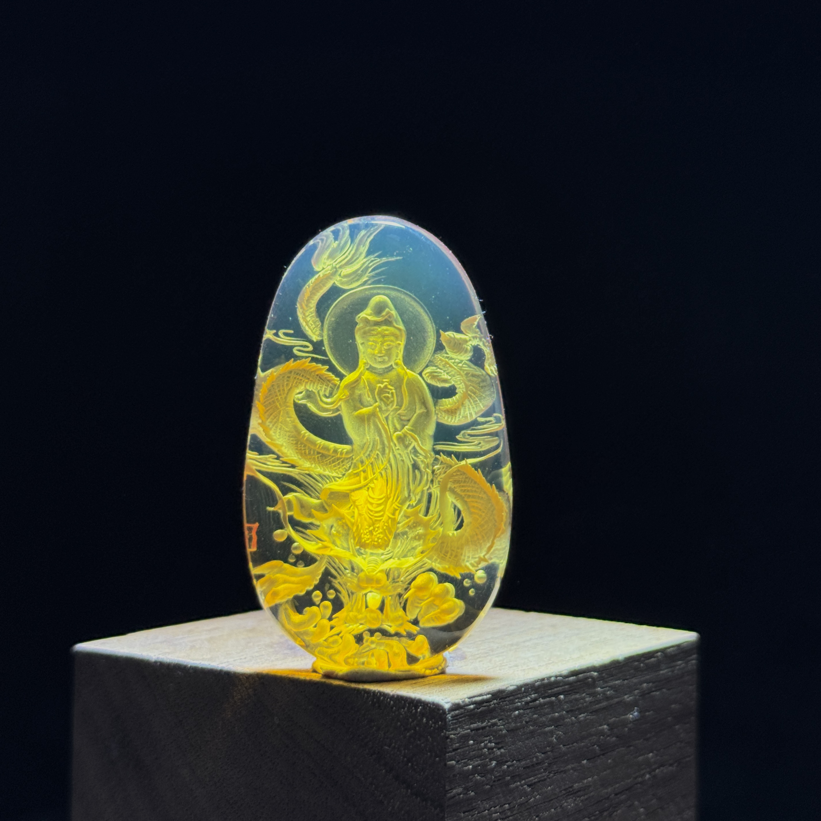 蓝珀净水御龙观音大师阴雕手工雕刻吊坠挂坠