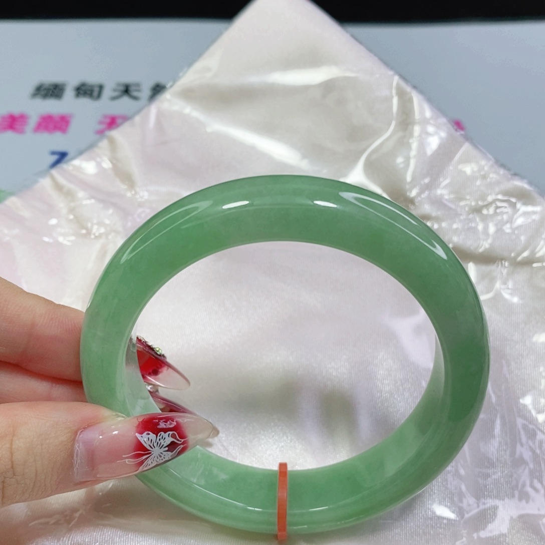 翡翠手镯未镶嵌56 56 56