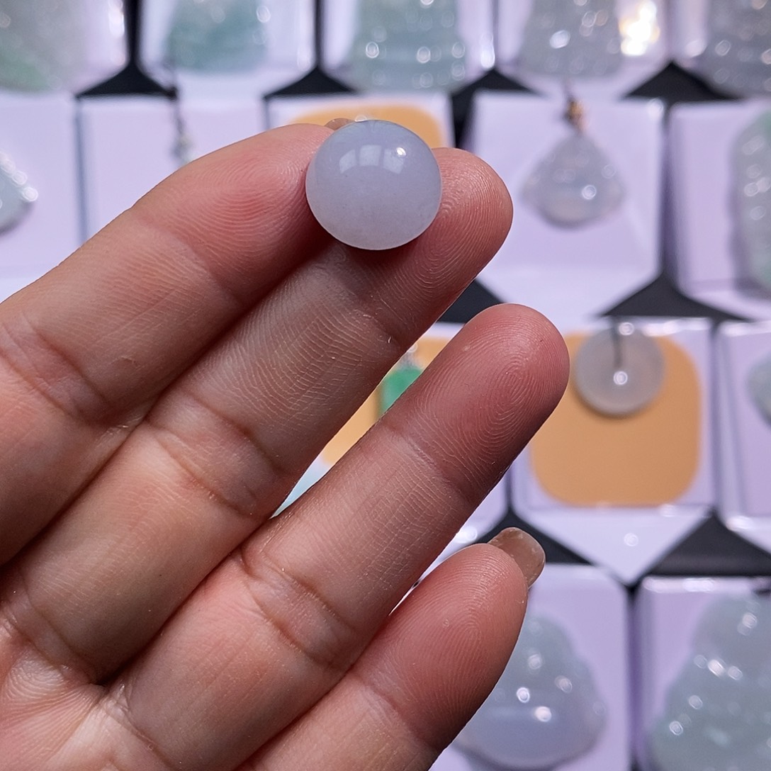 翡翠未镶嵌颈饰蛋面