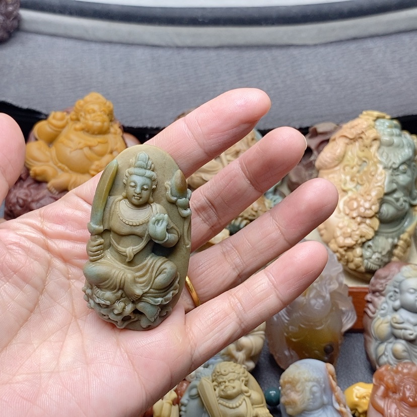 【闪购商品】定制石英质玉吊坠未镶嵌