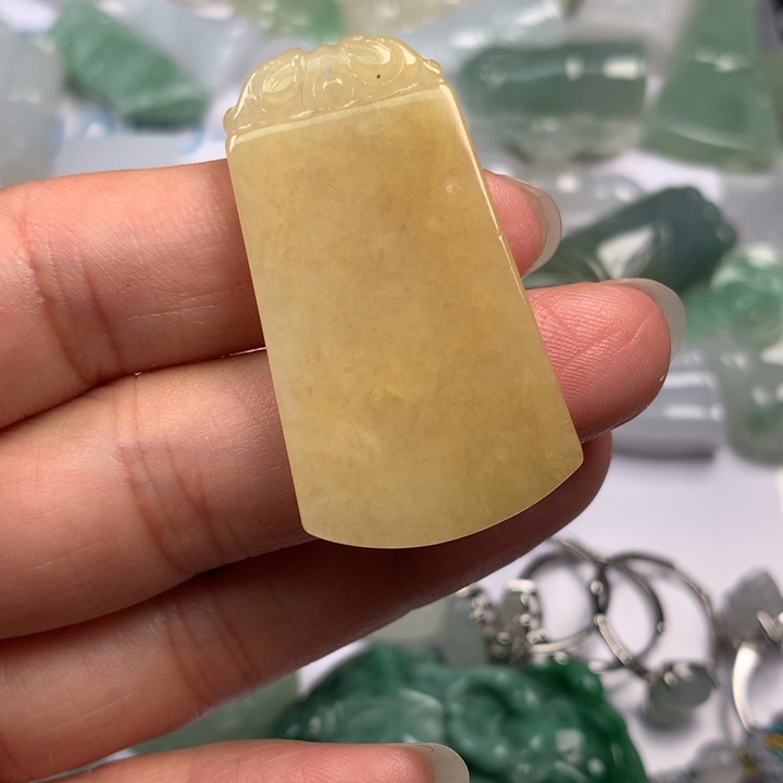 翡翠未镶嵌颈饰翡翠