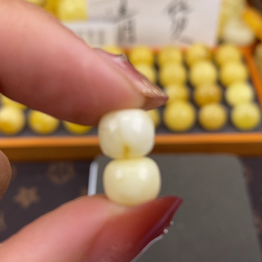 琥珀未镶嵌珠宝奇石8.6