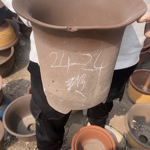 紫砂中国宜兴紫砂花盆，