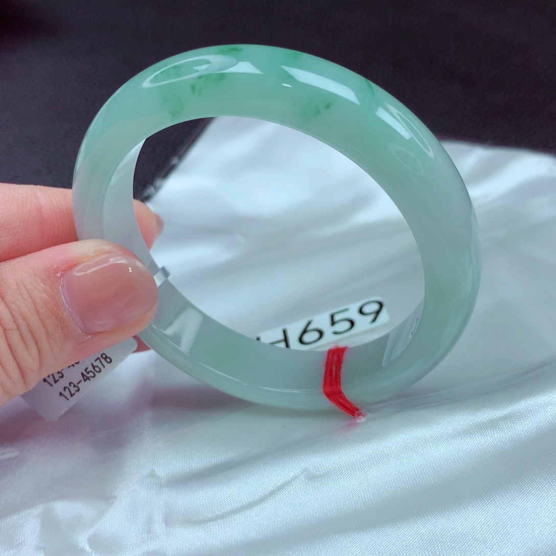 翡翠手镯未镶嵌手镯88