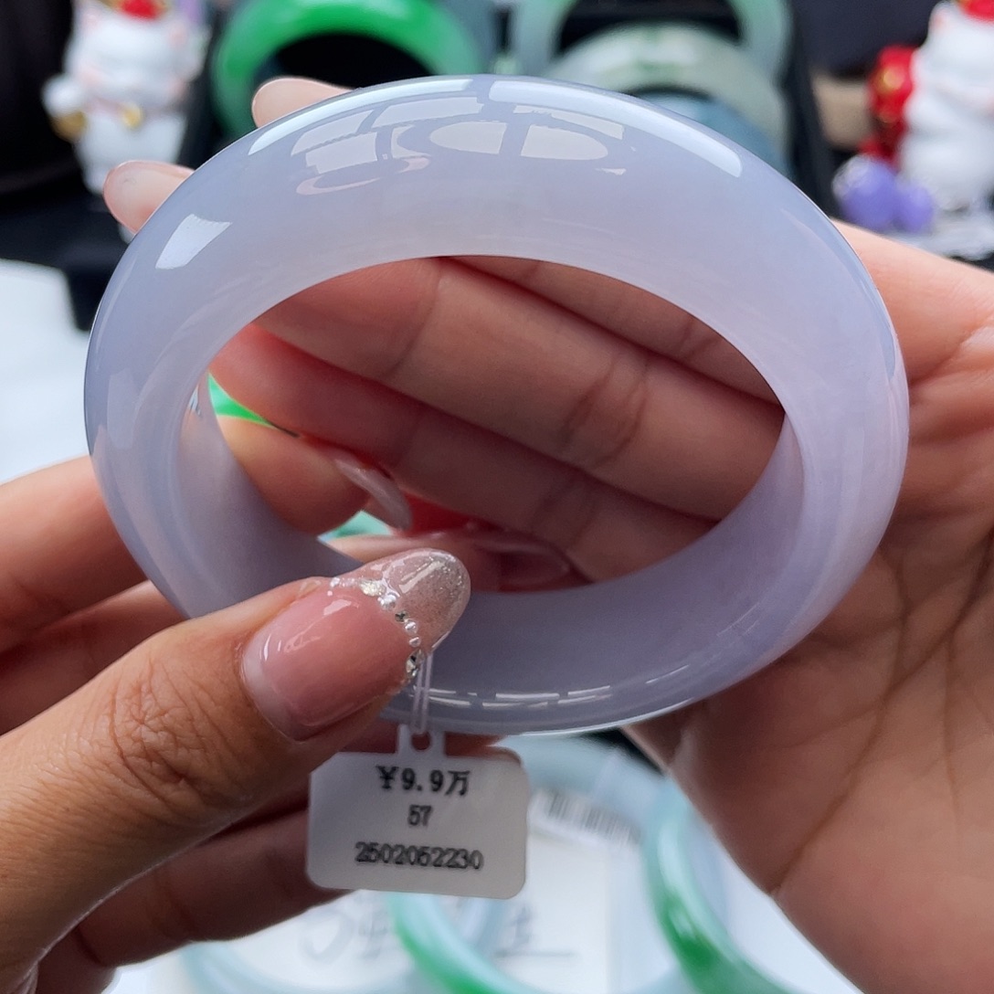 翡翠手镯未镶嵌57圈