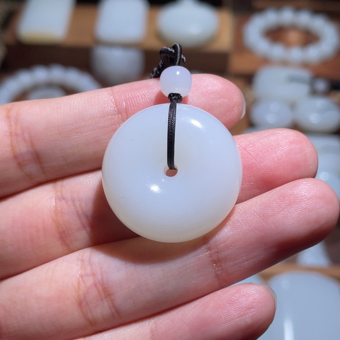 未镶嵌手链和田玉卡26.6