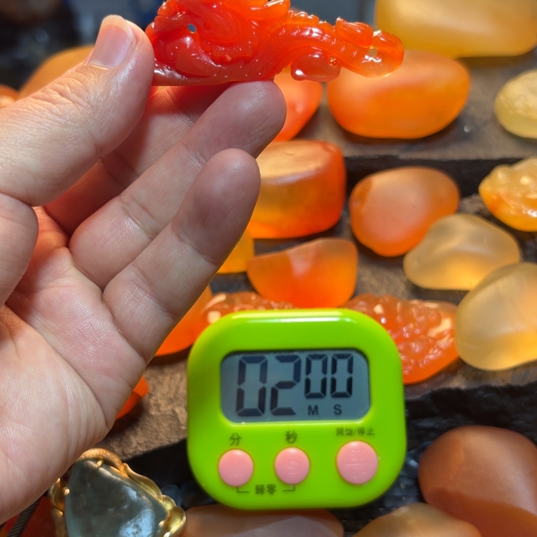 胡***)石英岩玉未镶嵌挂件