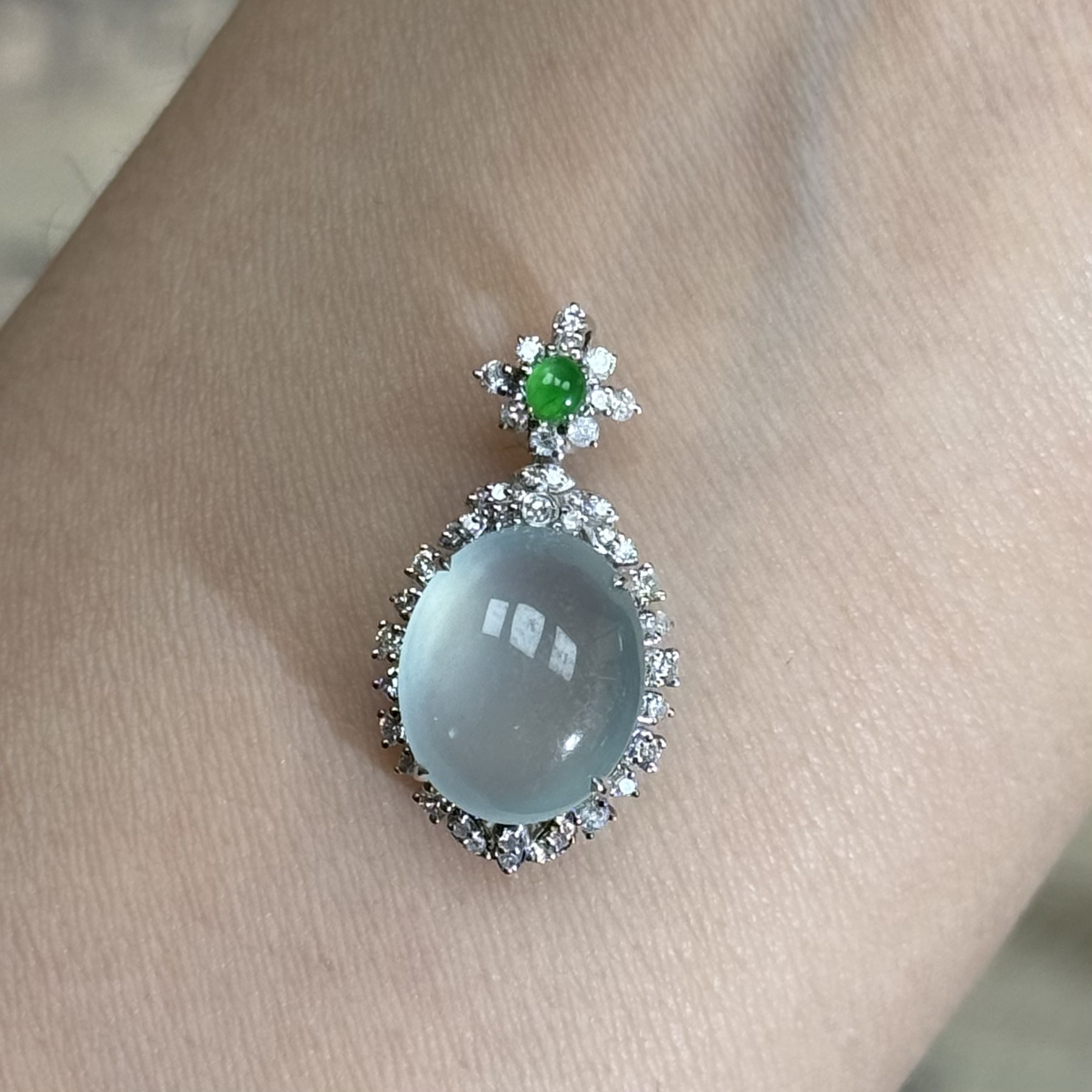 【伟伟鉴定】天然a货翡翠 老坑正冰晴蓝底 蛋面 金镶吊坠裸石12/10