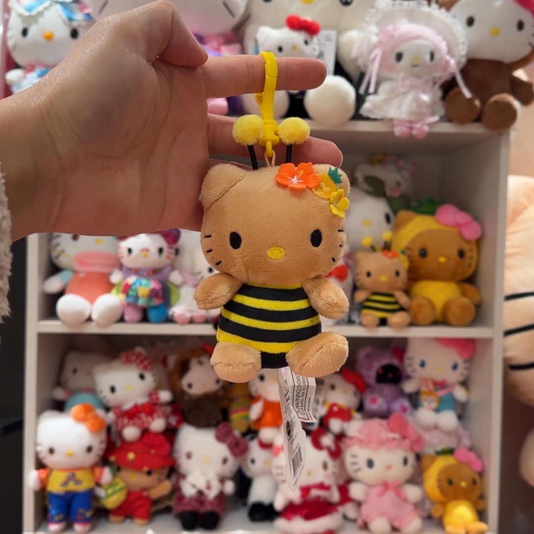 毛绒菠萝园小蜜蜂
