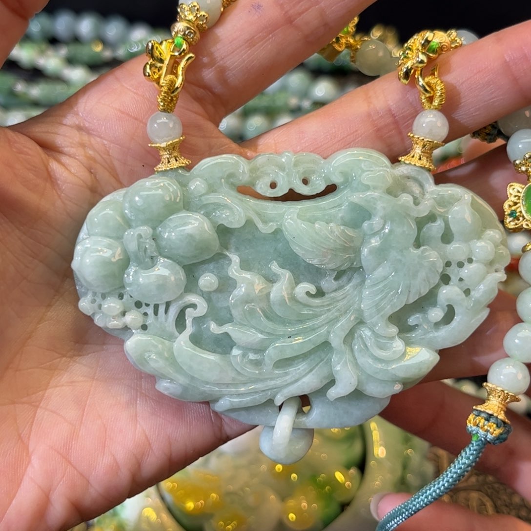 翡翠颈饰未镶嵌待编款