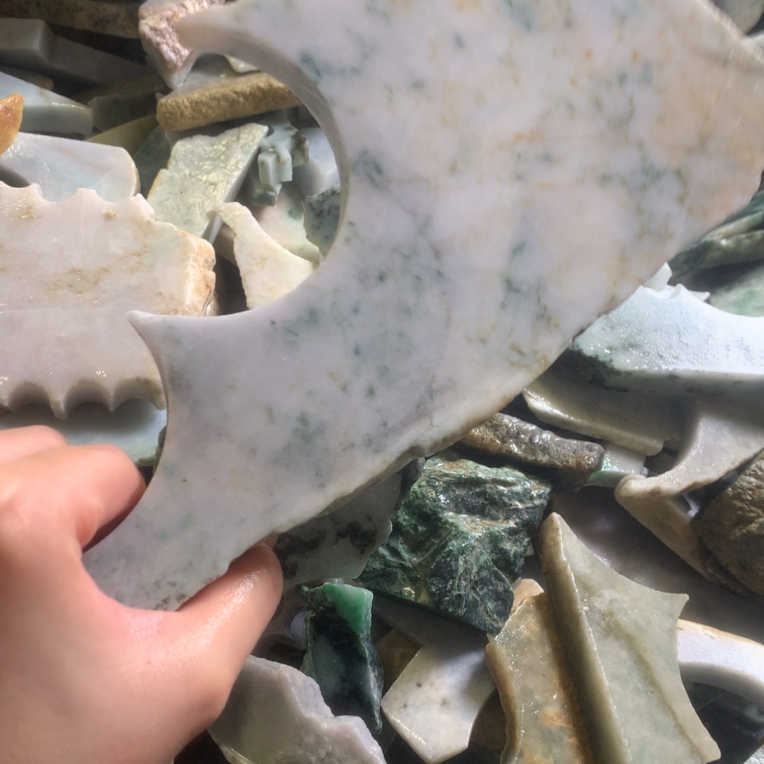 翡翠颈饰未镶嵌缅甸翡翠