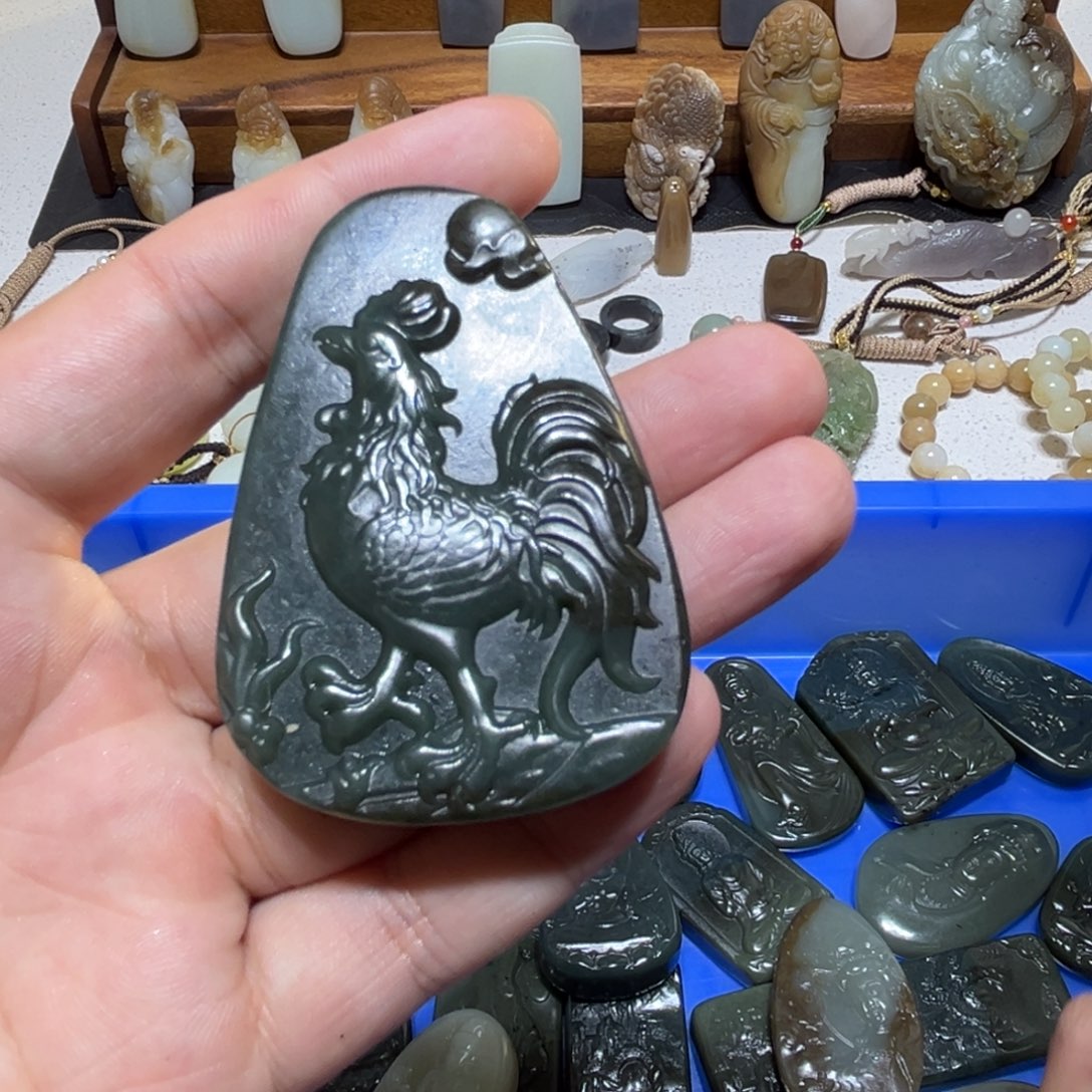 芥***子和田玉未镶嵌颈饰