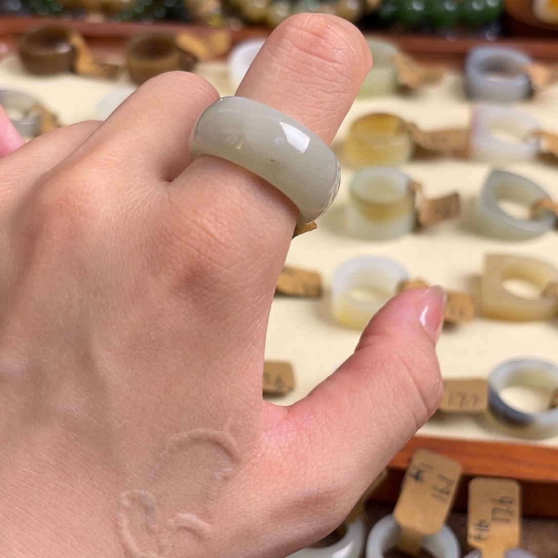 和田玉戒指未镶嵌直径19.3