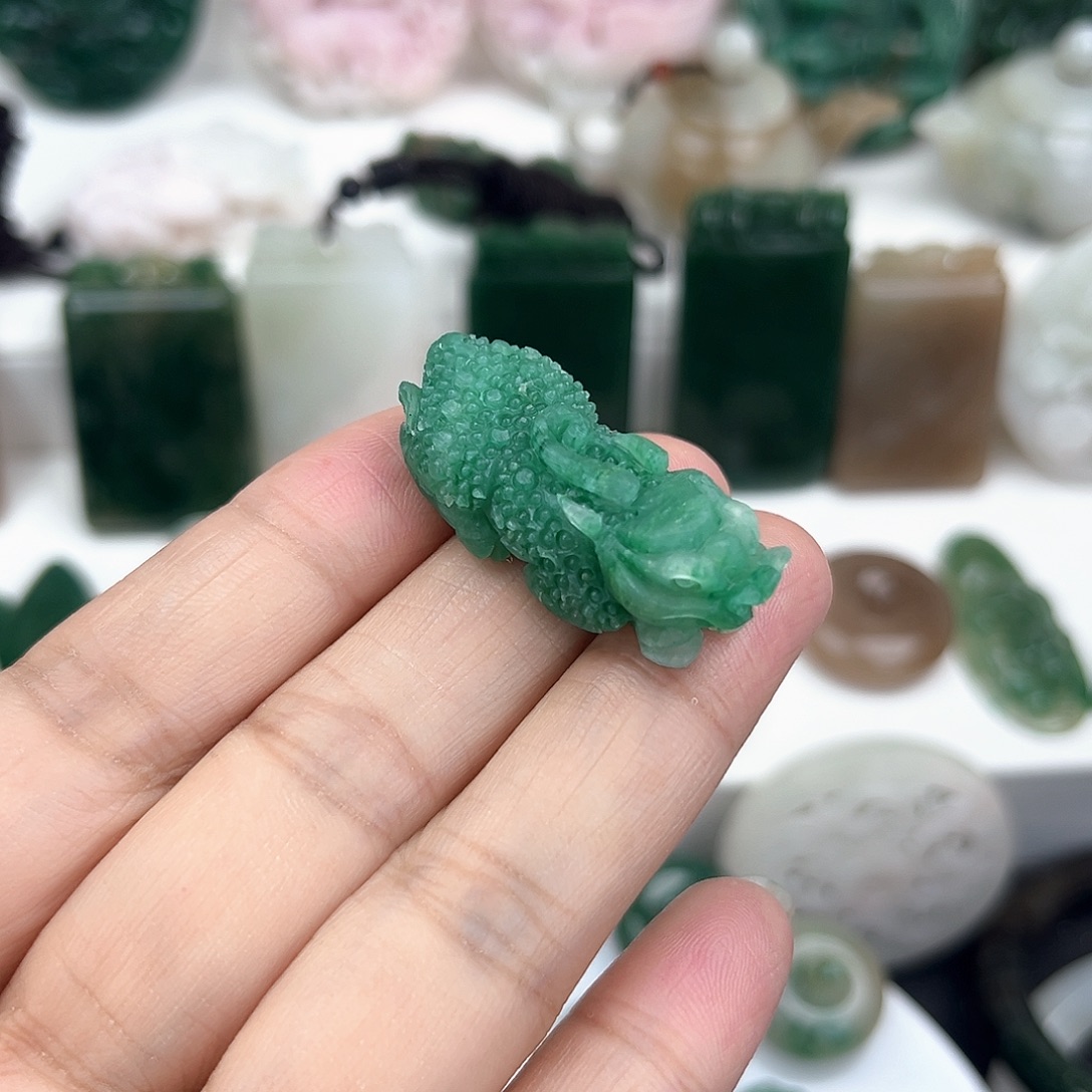 未镶嵌独山玉颈饰