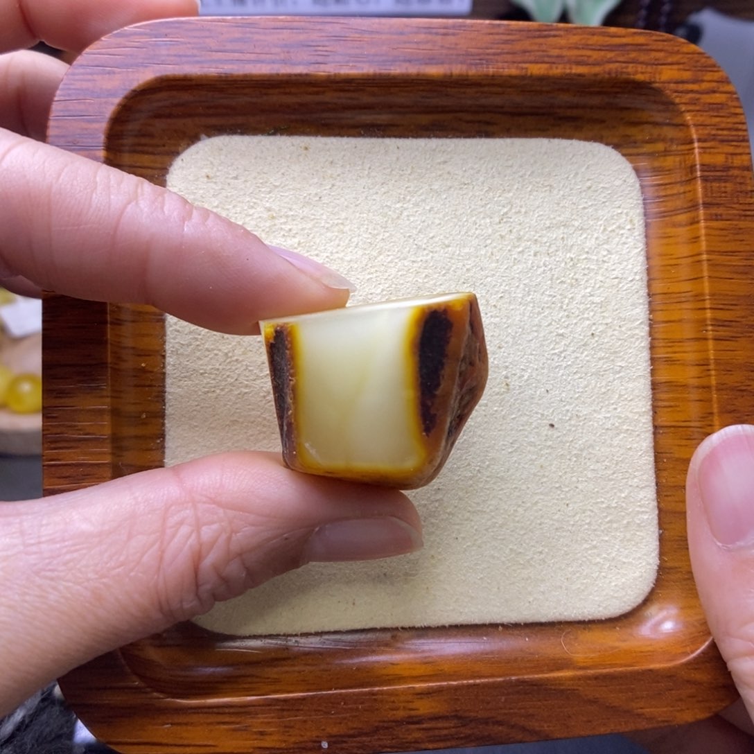 定制琥珀未镶嵌敏