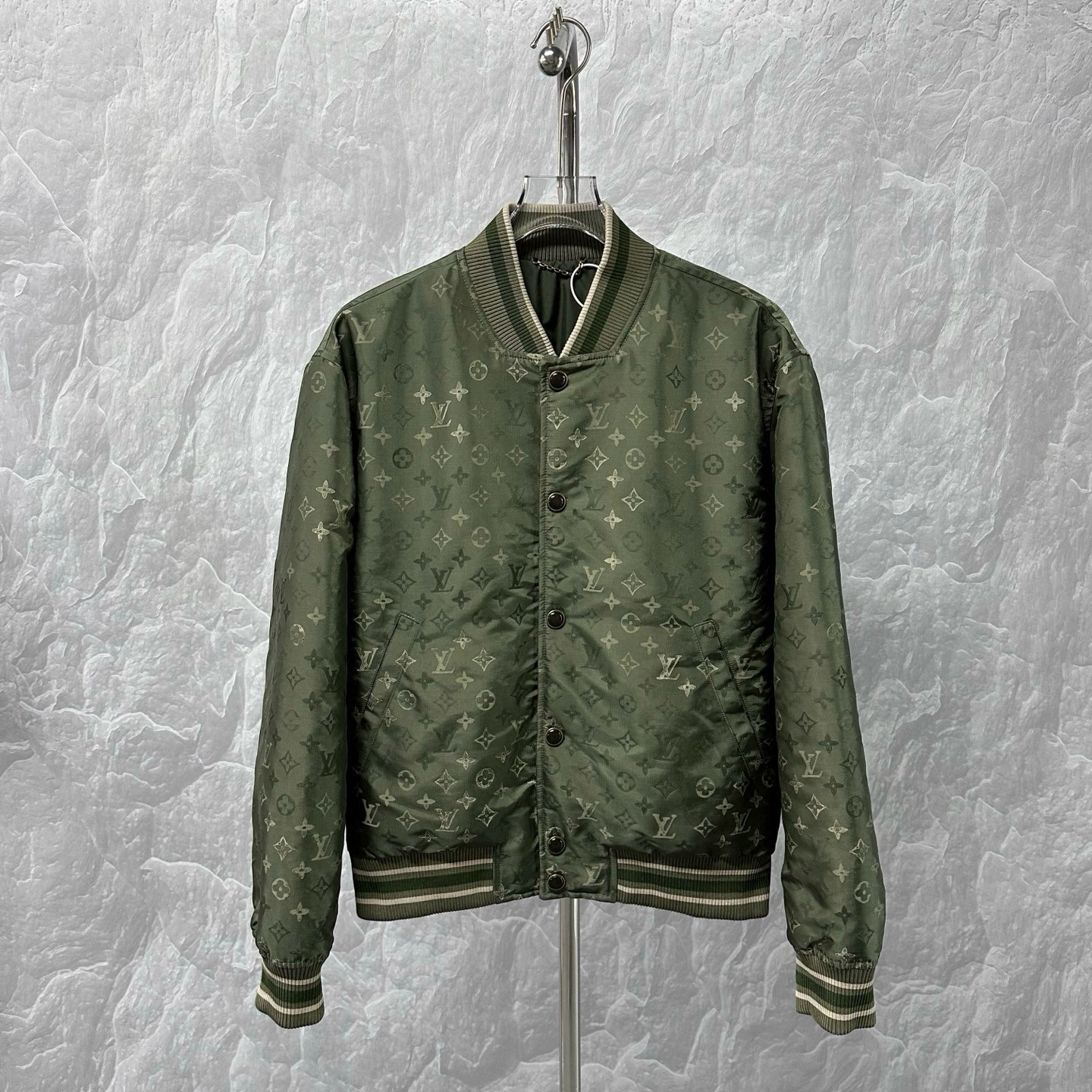 未使用 LouisVuitton/路易威登 SS26满印棒球棉服外套46码p02043