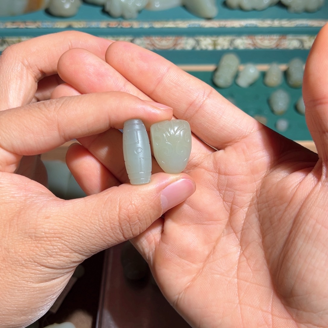 颈饰未镶嵌和田玉旁*者