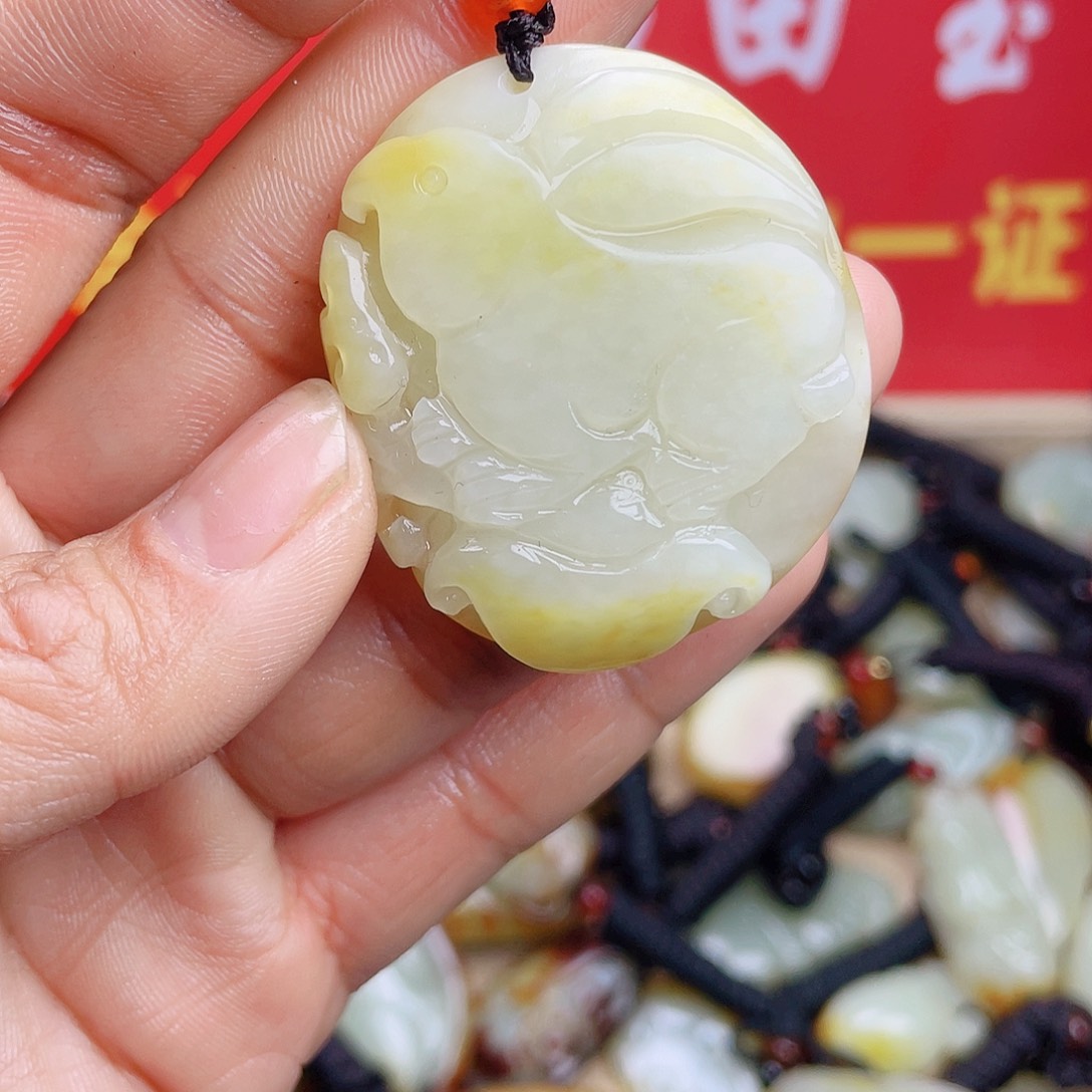 和田玉颈饰未镶嵌