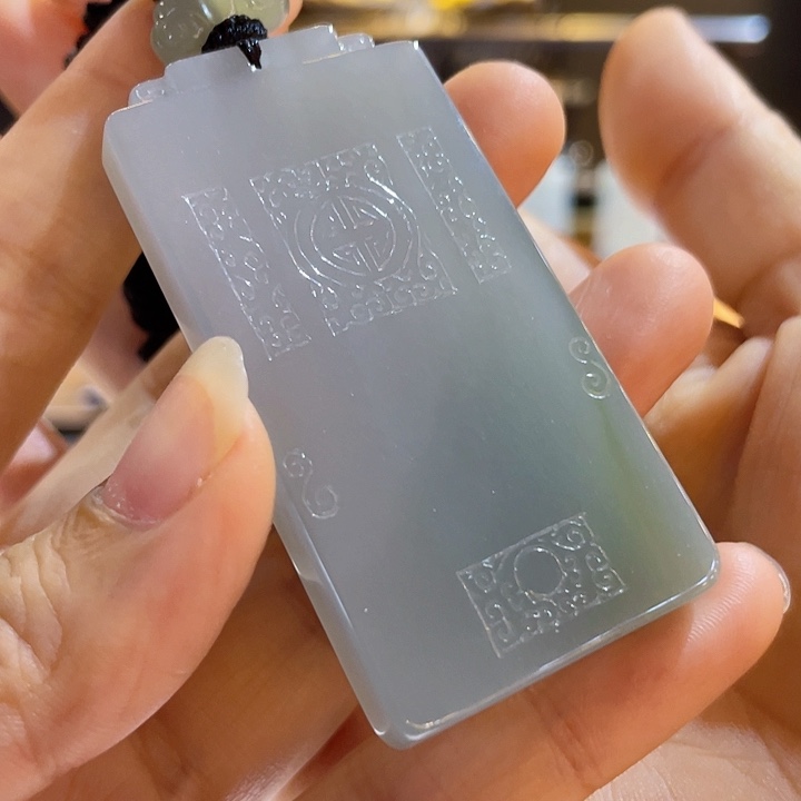 翡翠未镶嵌颈饰挂件未镶嵌