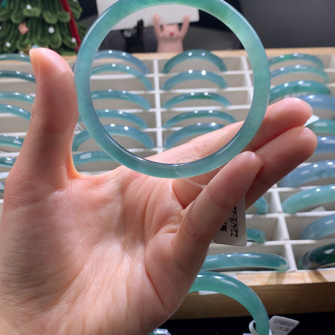 翡翠未镶嵌手镯天然翡翠手镯