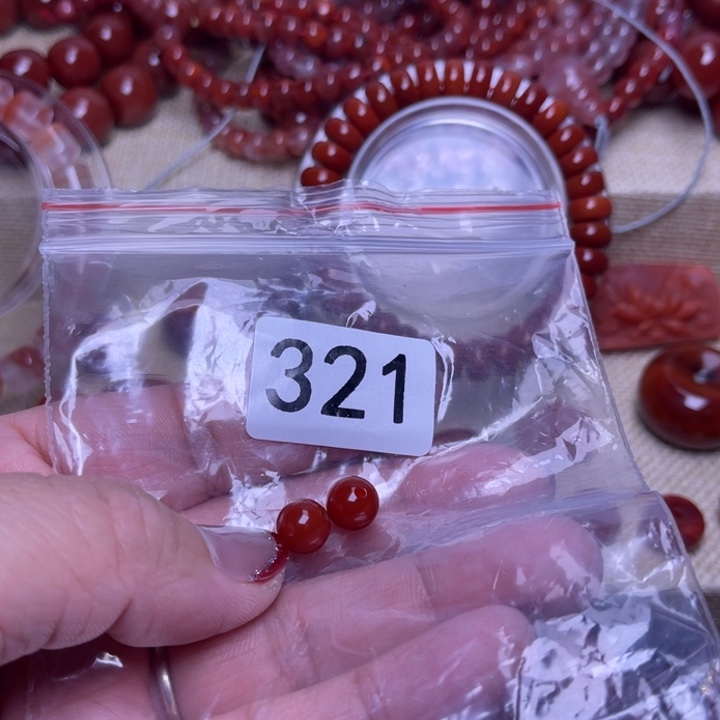 小***菜南红玛瑙未镶嵌手链