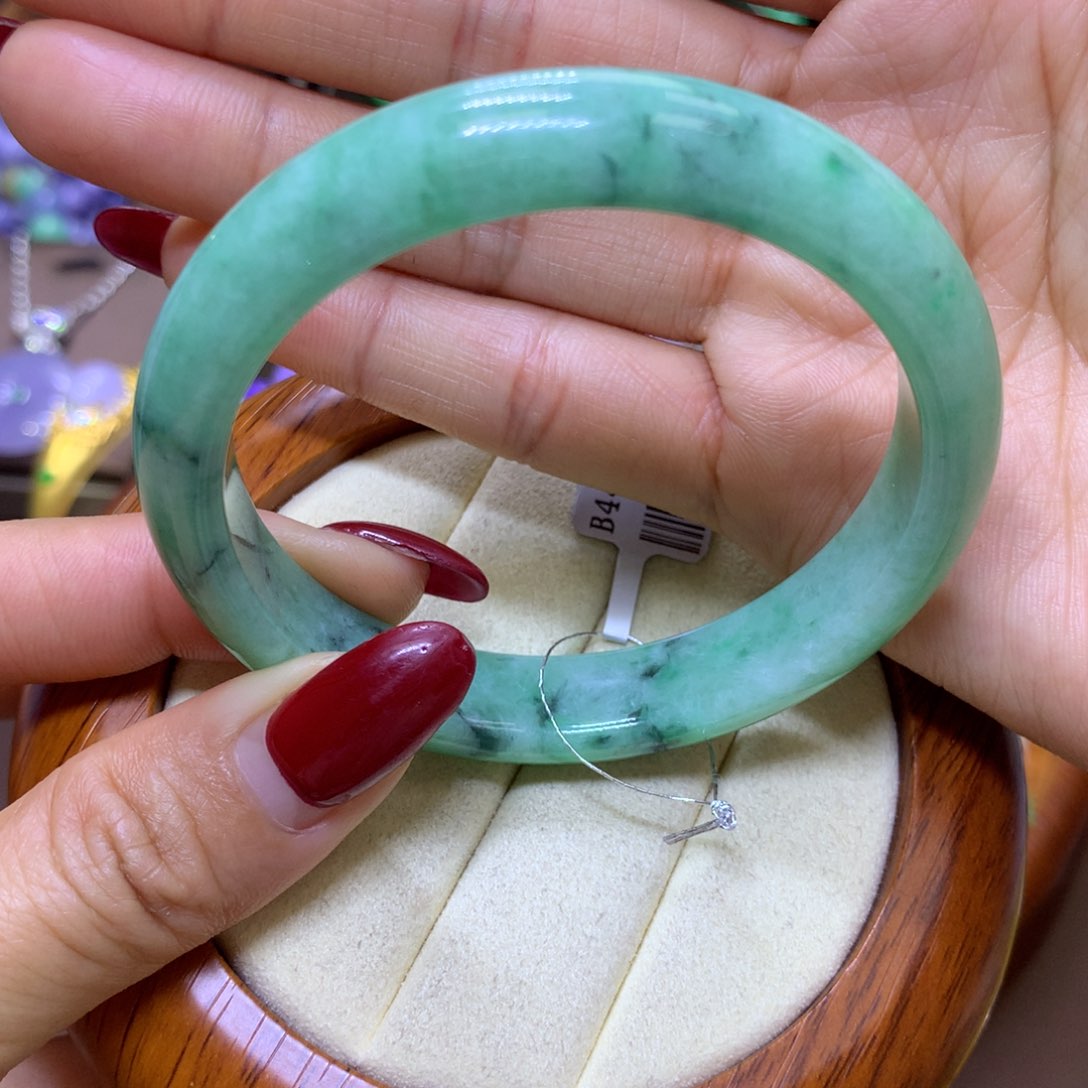 【闪购商品】翡翠颈饰未镶嵌圈口57