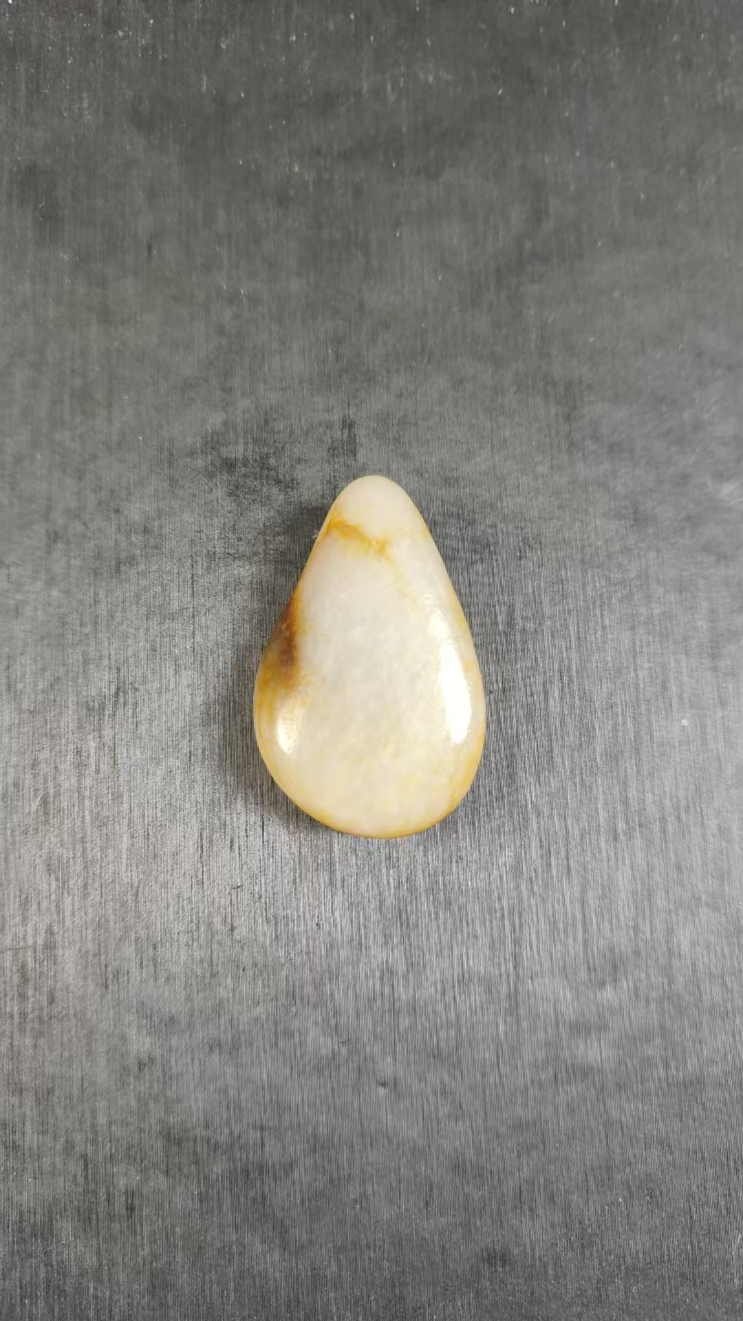 巴依哥精美和田玉15.8克