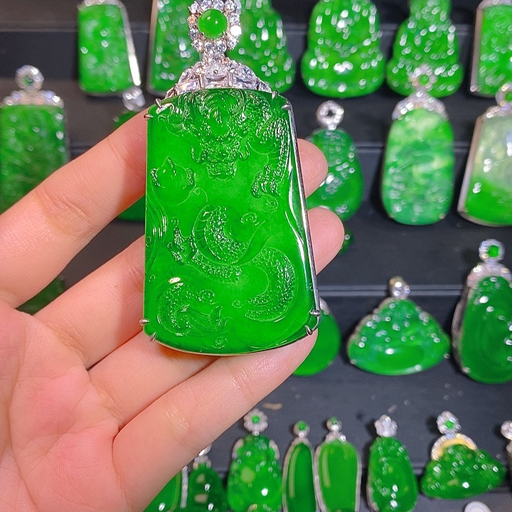 翡翠银S925镶嵌颈饰是