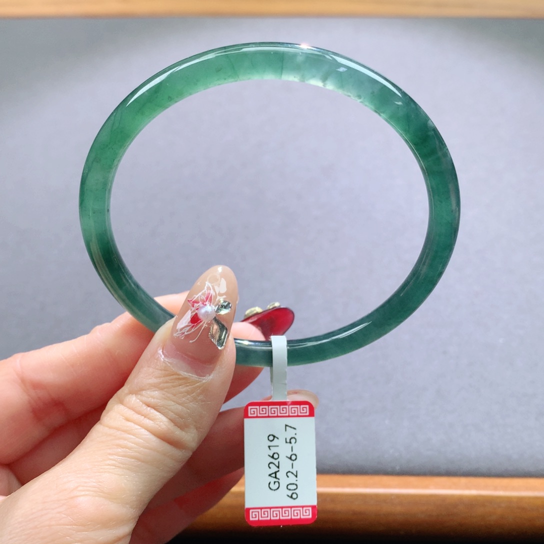 翡翠手镯未镶嵌天然翡翠手镯叮当镯