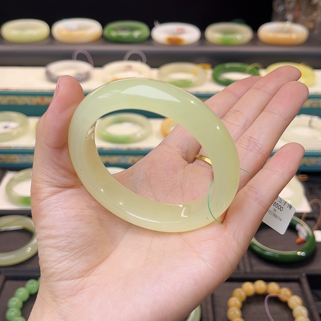 和田玉手镯未镶嵌 高冰柠檬黄